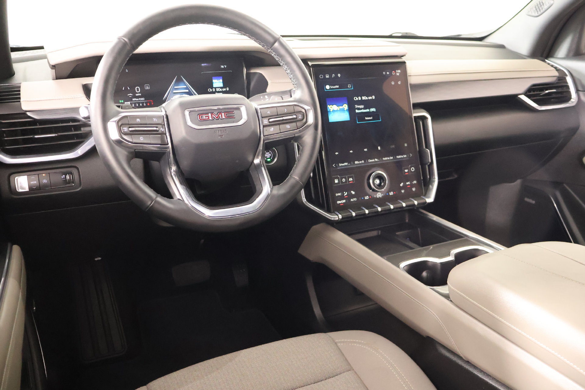 Used 2026 GMC Acadia Elevation FWD image 2