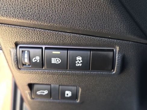Used 2024 Toyota Corolla Cross AWD Hybrid w/ Convenience Package image 25
