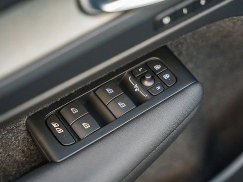 New 2026 Volvo XC40 B5 Ultra w/ Protection Package Premier image 39