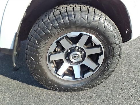 Used 2021 Toyota 4Runner TRD Off-Road AWD/4WD image 8