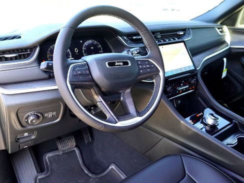 New 2025 Jeep Grand Cherokee L Limited image 8