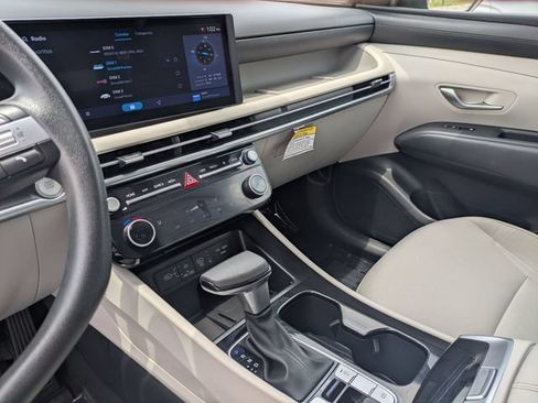 Used 2025 Hyundai Tucson SEL FWD image 22