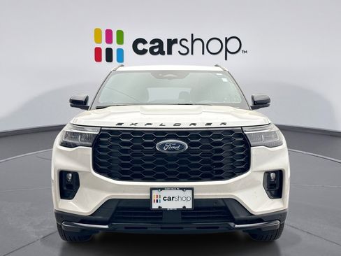 Used 2025 Ford Explorer ST-Line AWD/4WD image 8