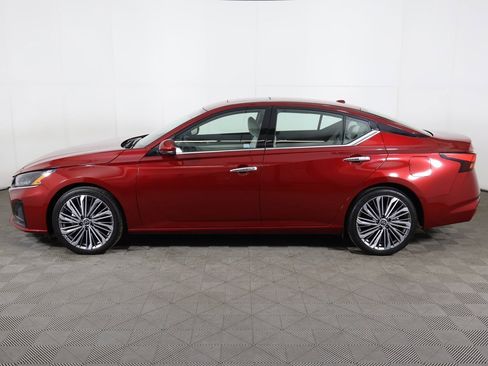 Used 2024 Nissan Altima 2.5 SL image 18