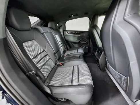 Certified 2026 Porsche Cayenne GTS AWD/4WD image 28