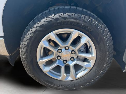 Used 2025 Chevrolet Silverado 1500 LT AWD/4WD image 10