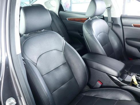 Used 2017 Kia Cadenza Technology FWD image 38