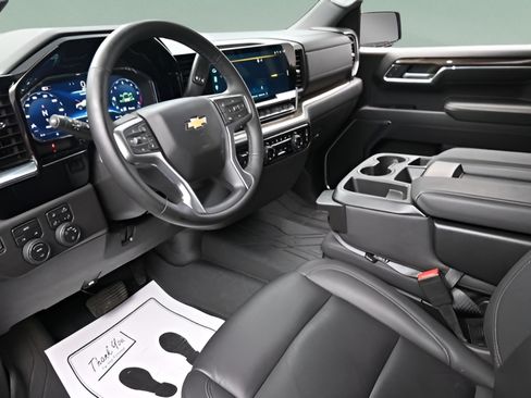 Used 2025 Chevrolet Silverado 1500 LT w/ Safety Package AWD/4WD image 46