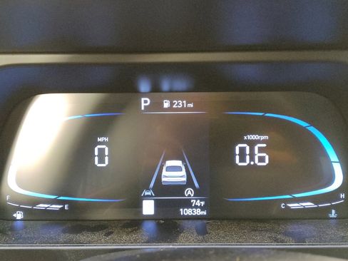 Used 2025 Hyundai Elantra SE FWD image 23