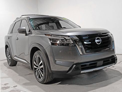 Used 2024 Nissan Pathfinder Platinum w/ Cargo Package image 35