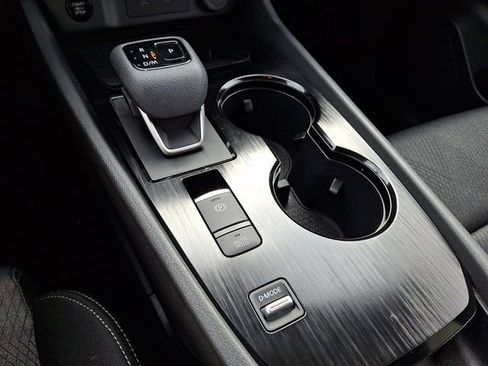 Used 2024 Nissan Rogue SV image 18