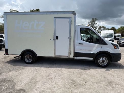 Used 2022 Ford Transit 350 DRW RWD image 3
