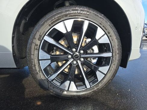 New 2026 Volvo XC60 B5 Plus w/ Climate Package image 9