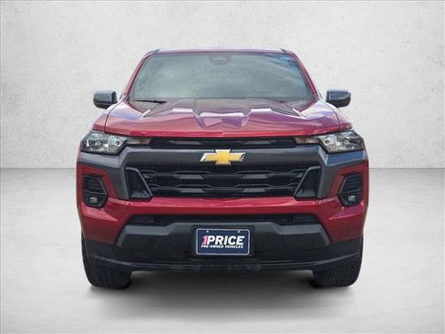 Used 2024 Chevrolet Colorado LT w/ LT Convenience Package image 2