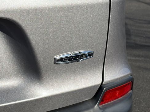 Used 2020 Jeep Cherokee Latitude Plus image 28