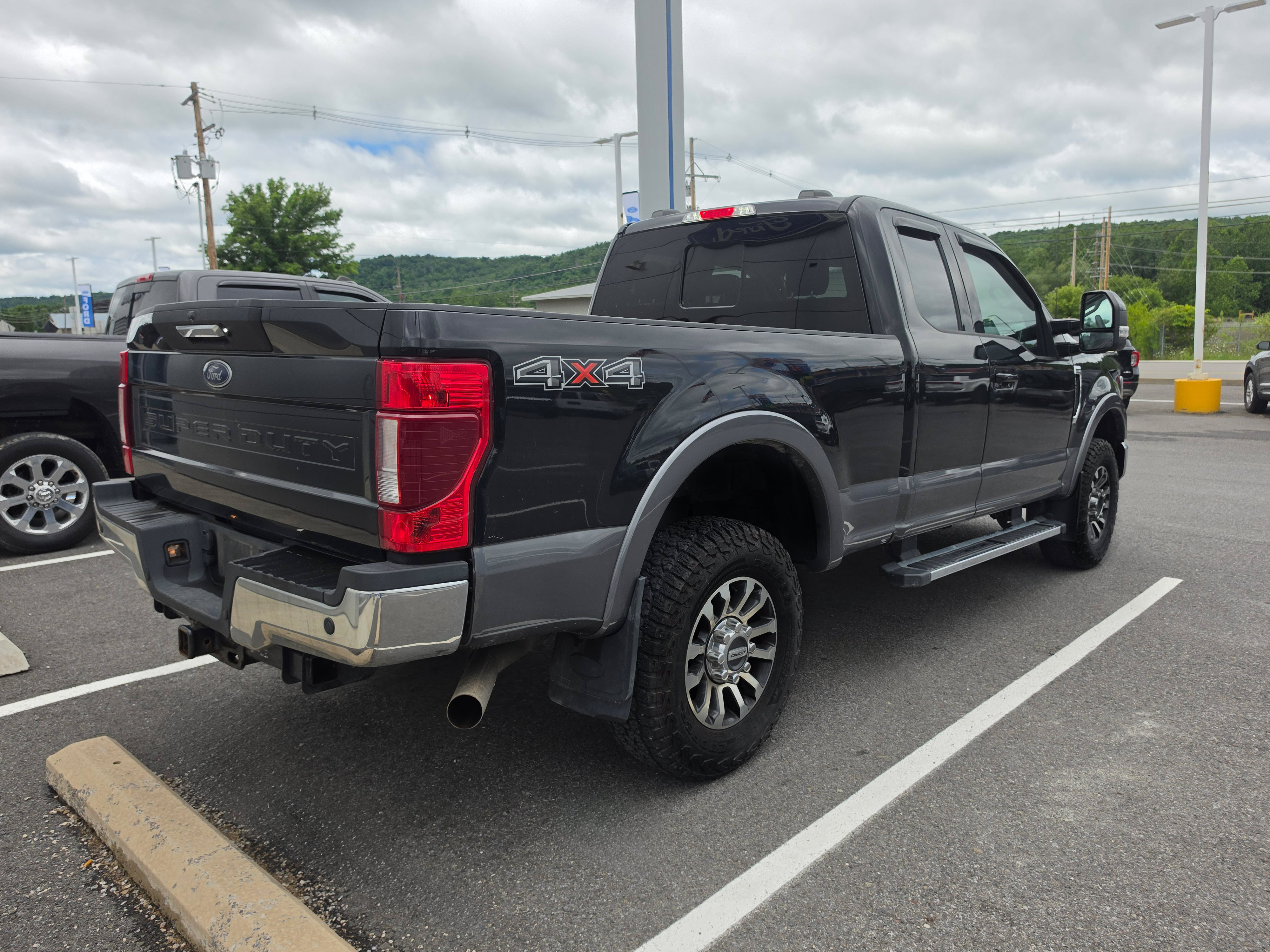 Used 2021 Ford F250 Lariat w/ Lariat Value Package AWD/4WD image 3
