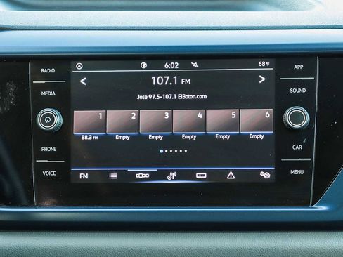 Used 2022 Volkswagen Taos SE image 15