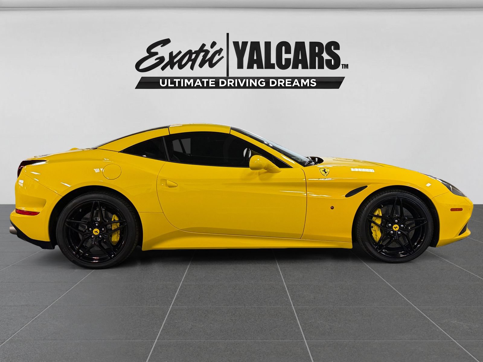 Used 2015 Ferrari California T RWD image 6