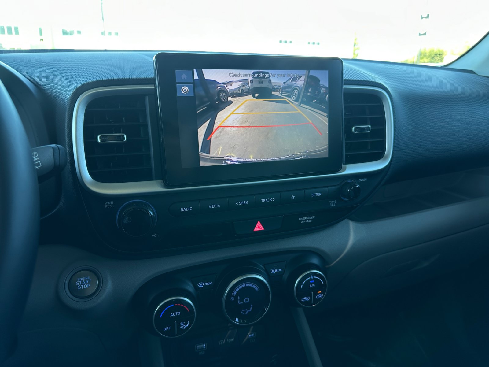 Used 2024 Hyundai Venue SEL FWD image 23