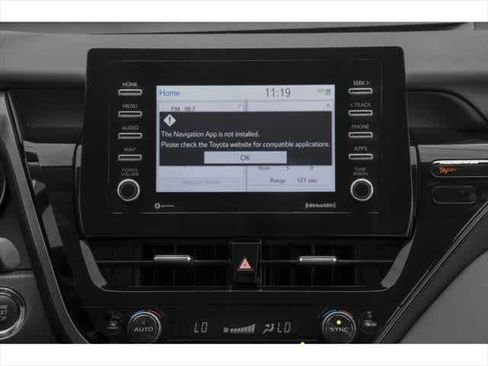 Used 2023 Toyota Camry SE w/ Cold Weather Package FWD image 16