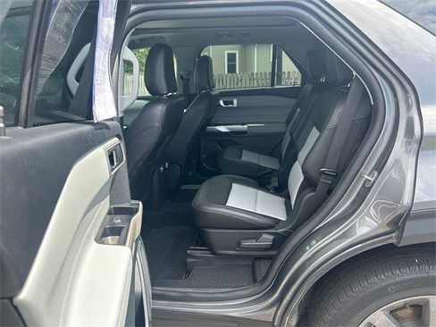 Used 2023 Ford Explorer XLT w/ Equipment Group 202A image 5