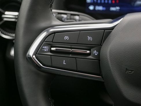 Used 2025 Chevrolet Equinox LT w/ Convenience Package II AWD/4WD image 35