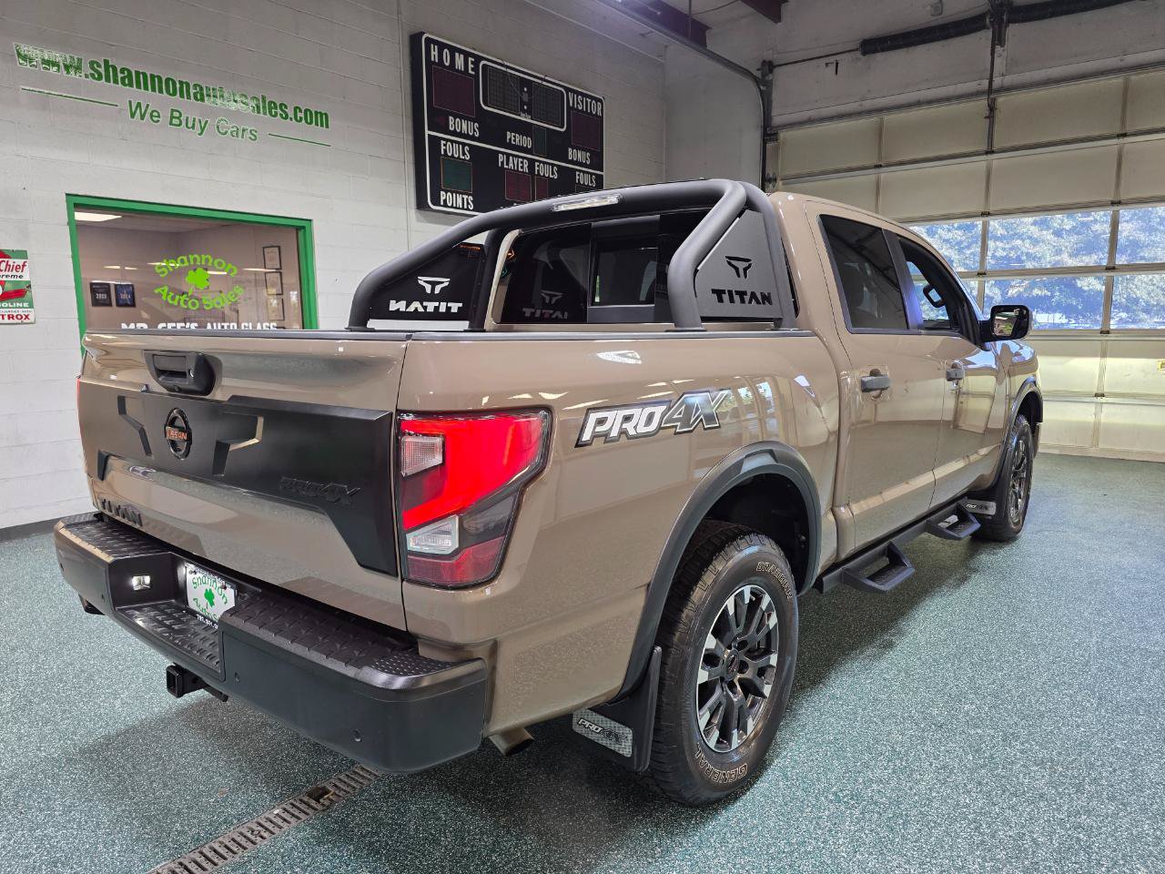 Used 2022 Nissan Titan PRO-4X w/ Pro-4x Convenience Package AWD/4WD image 6
