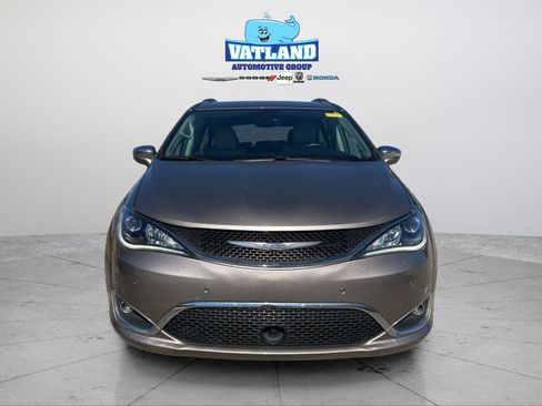 Certified 2017 Chrysler Pacifica Limited w/ Advanced Safetytec Group image 35