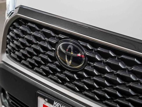 Certified 2023 Toyota Corolla Cross XLE w/ Convenience Package FWD image 9