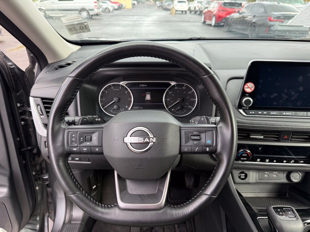 Used 2025 Nissan Rogue SV AWD/4WD image 24