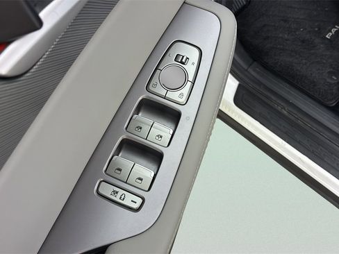 Used 2024 Hyundai Palisade SEL image 12