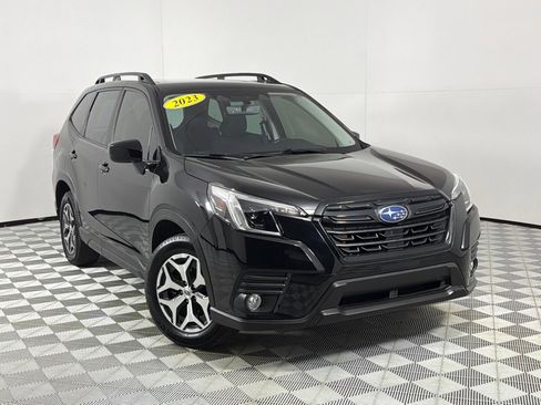 Used 2023 Subaru Forester Premium AWD/4WD image 2