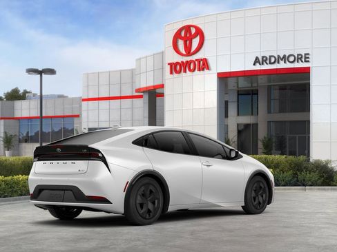 New 2026 Toyota Prius LE FWD image 10