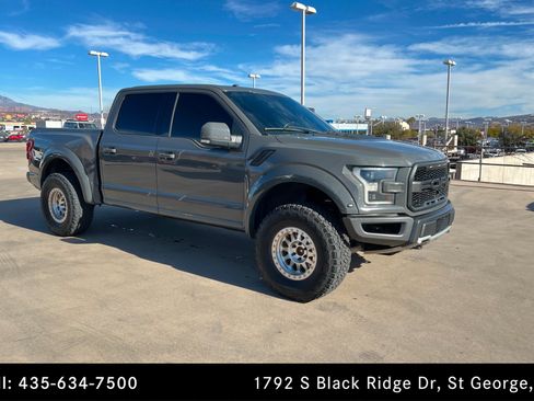 Used 2018 Ford F150 Raptor w/ Equipment Group 802A Luxury image 7