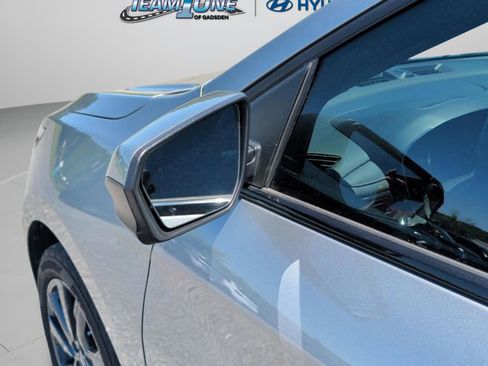 Used 2023 Chevrolet Equinox RS FWD image 40