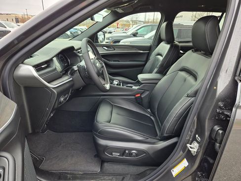 New 2025 Jeep Grand Cherokee Limited image 14