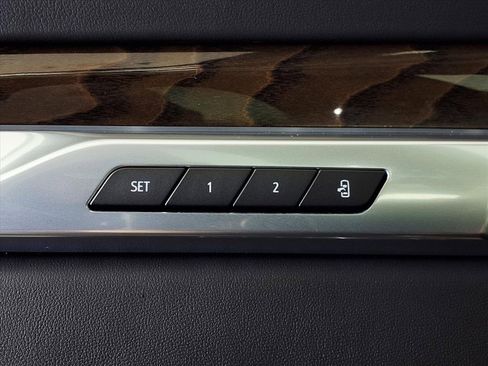 Used 2025 Cadillac Escalade Sport Platinum w/ LPO, ONYX Package image 19