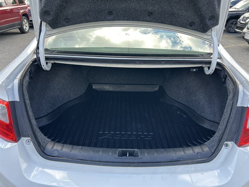 Used 2015 Honda Accord EX-L image 9