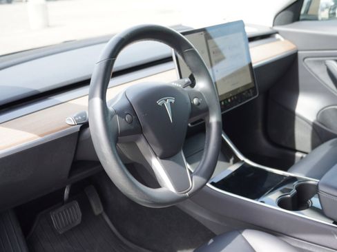 Used 2019 Tesla Model 3 Mid Range image 19