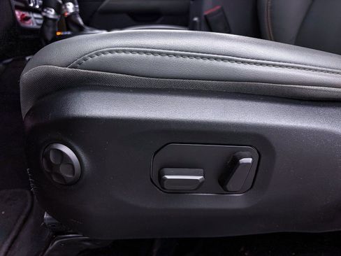 Used 2025 Jeep Gladiator Mojave w/ Convenience Group image 21