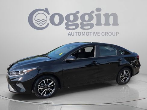 Used 2024 Kia Forte LXS w/ LXS Technology Package FWD image 1
