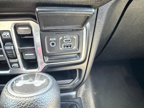 Used 2024 Jeep Wrangler Unlimited w/ Convenience Group AWD/4WD image 67
