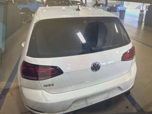 Used 2018 Volkswagen GTI S FWD image 14