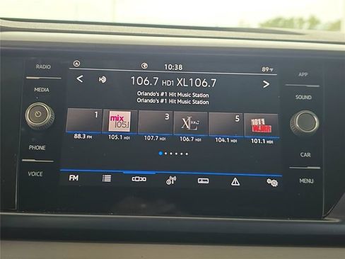 Used 2022 Volkswagen Taos SE FWD image 17