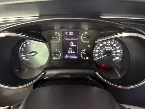 Used 2019 Toyota Sequoia Platinum w/ Carpet Mat Package (TMS) AWD/4WD image 12
