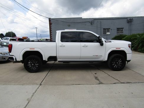 Used 2022 GMC Sierra 2500 AT4 w/ AT4 Premium Plus Package AWD/4WD image 3