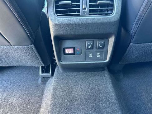 Used 2025 Nissan Rogue Platinum w/ Tech Package image 12