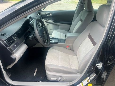 Used 2012 Toyota Camry LE FWD image 9