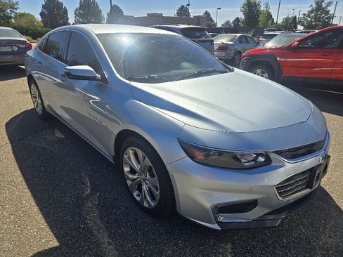 Used 2017 Chevrolet Malibu Premier w/ Driver Confidence Package FWD image 18
