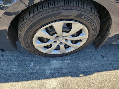 Used 2025 Toyota Corolla LE image 3